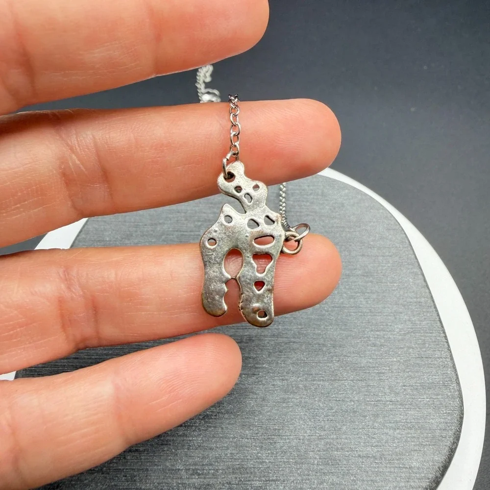 N/A distinctive silver